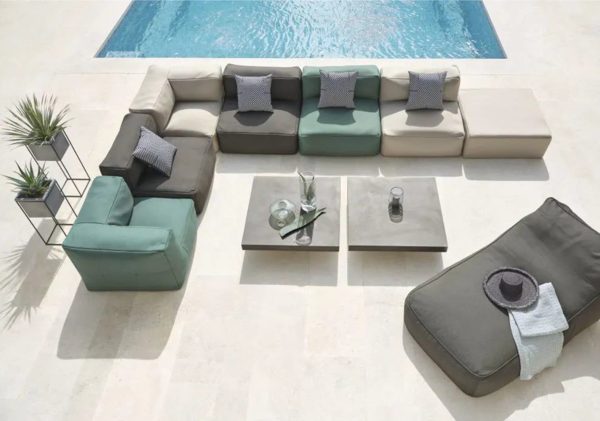 10517 sofa - Image 2