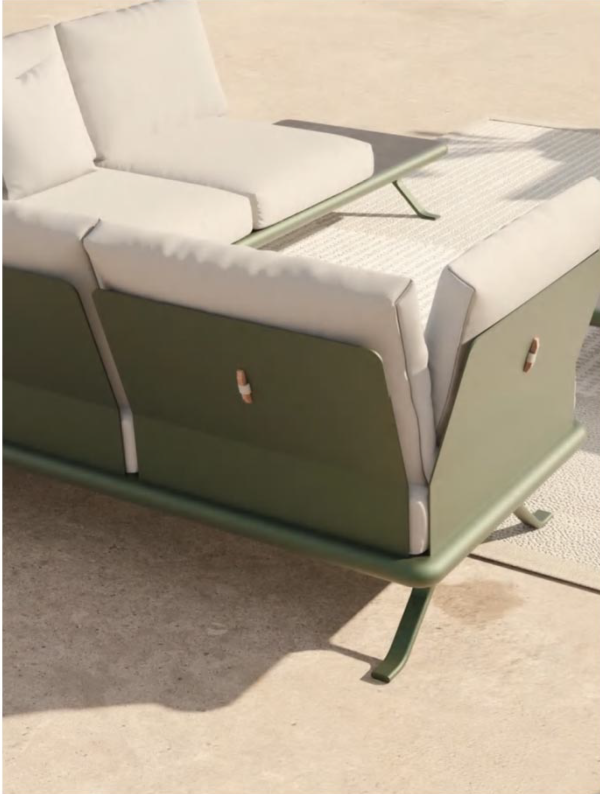 10527 sofa - Image 8