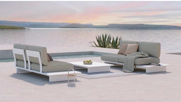 10526 sofa - Image 3